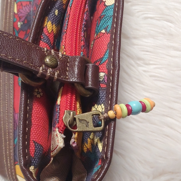 SakRoots Crimson Flower Power Critter Tote - Picture 15 of 15